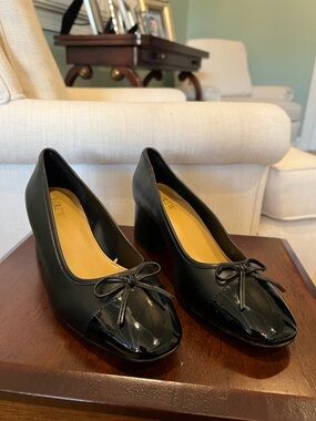 J. Crew Black Patent Toe Bow Block Heel Pumps
